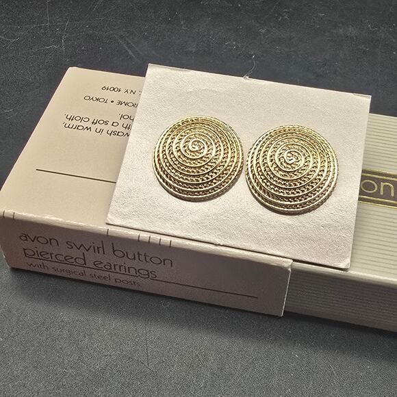 Avon Swirl Button Earrings In Box Gold Tone Swirled Vintage Jewelry - Picture 1 of 7
